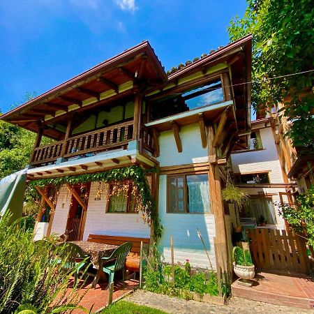 Casa Magnolia Bed & Breakfast Cumbayá Eksteriør bilde